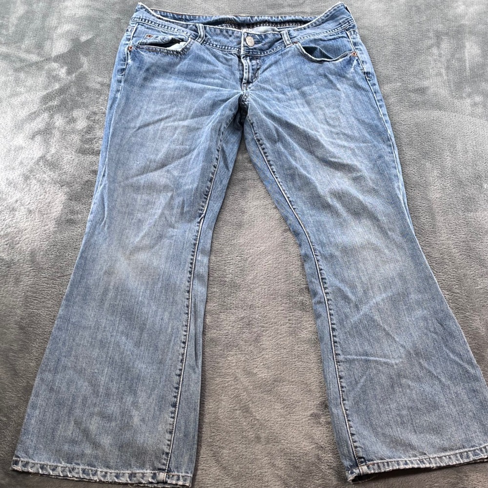American Eagle Artist Flare Jeans Womens 14 Short Blue Denim Low Rise 100 Cotton